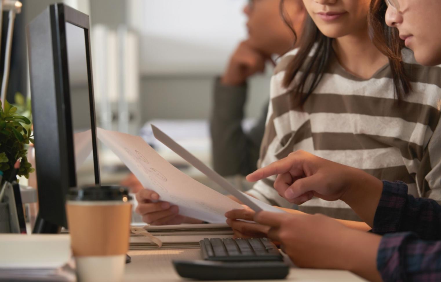 Modernes Büro mit professioneller Arbeitsatmosphäre